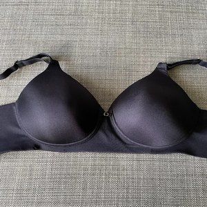 Vanity Fair Bra, NWOT, 36B, Black